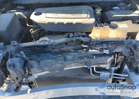 2020 Jeep Cherokee Latitude Plus z USA, uszkodzony, nr VIN 1C4PJMLB0LD519370